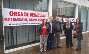 Sindicato de Apucarana realiza Operação “Demitiu, Parou” no Bradesco em Arapongas