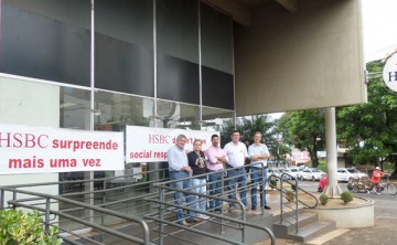 Protesto na principal agência do HSBC no Vale do Ivaí cobra pagamento da PLR