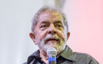 Terceirização é retrocesso pré-Getúlio Vargas, afirma ex-presidente Lula